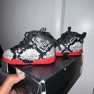 Toddler shoes size 5c